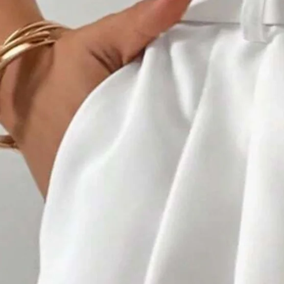 Minimalist White High Waisted Cuffed Shorts - Picture 3 of 4